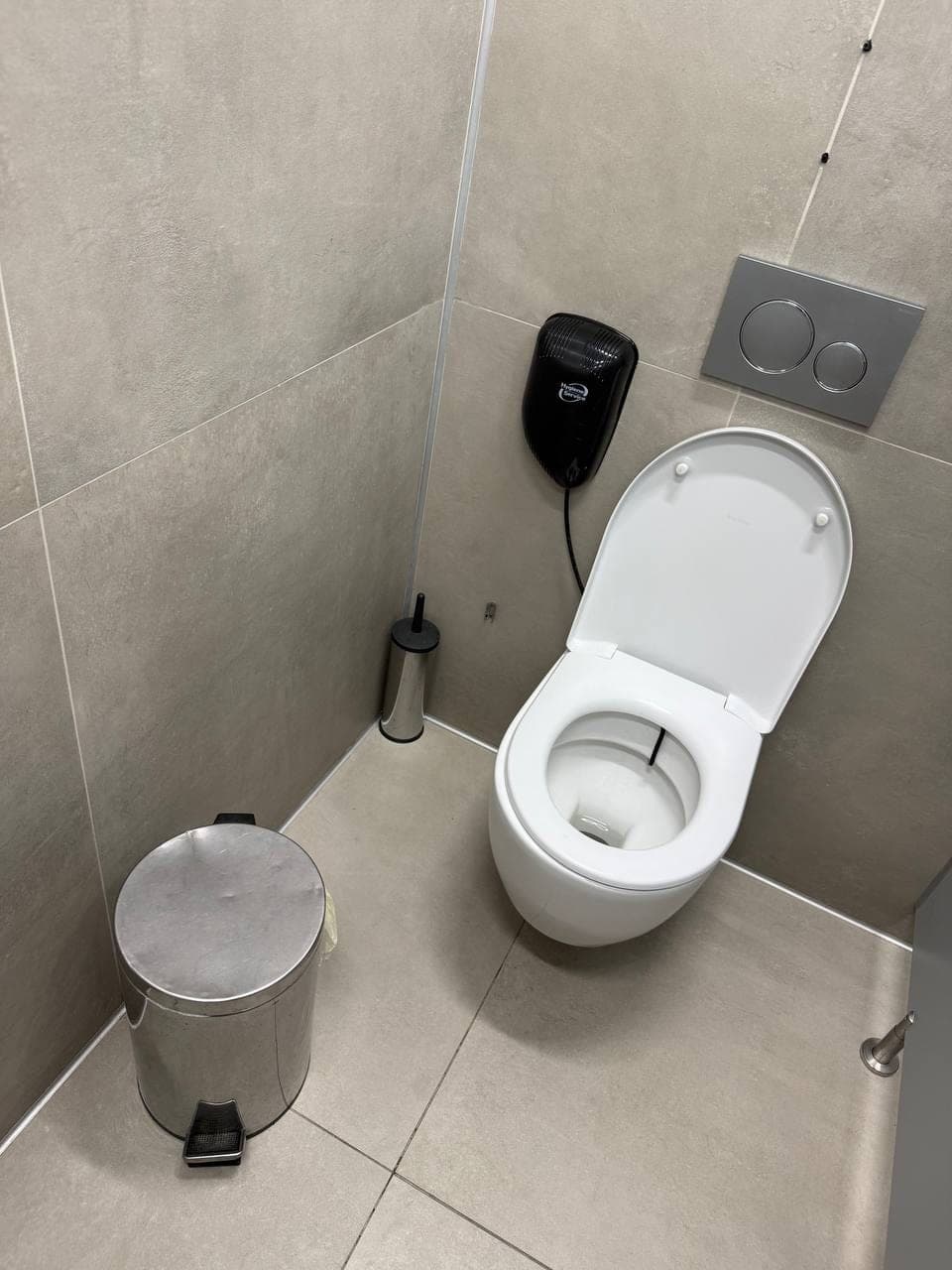 The toilet paper bin life
