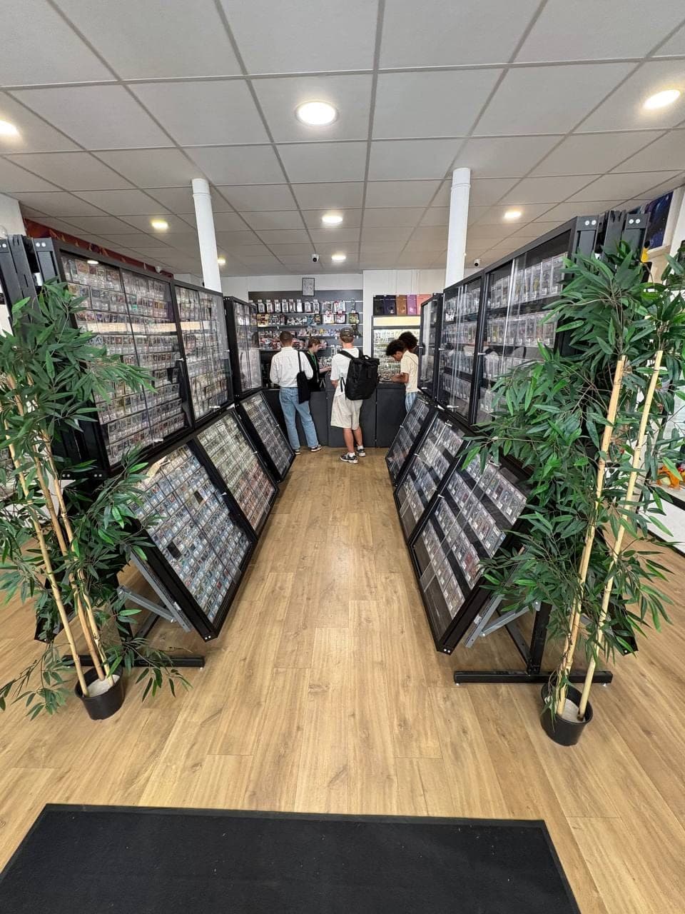 Fuji stores. French and Japanese singles.