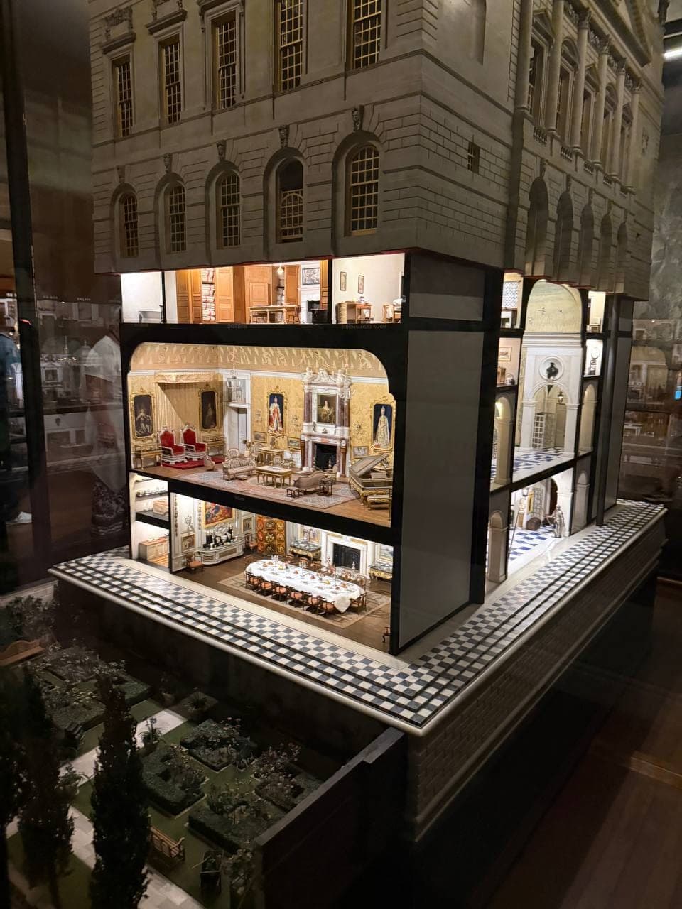 Queen Mary's Dollhouse. Running water, electricity, 1/12th scale. The books have real passages.